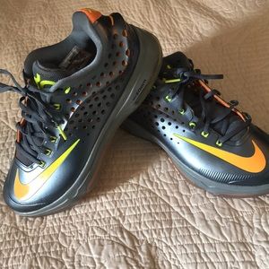 Nike zoom KD size 9.5. EUC